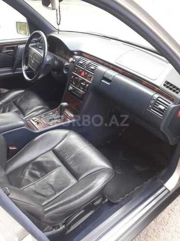 Mercedes E 230 1997, 370,000 km - 2.3 l - Bakı