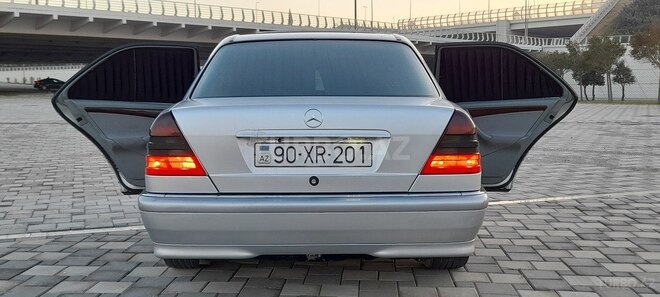 Mercedes C 180 1998, 324,589 km - 1.8 l - Bakı