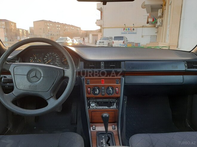 Mercedes E 220 1994, 250,000 km - 2.2 л - Bakı