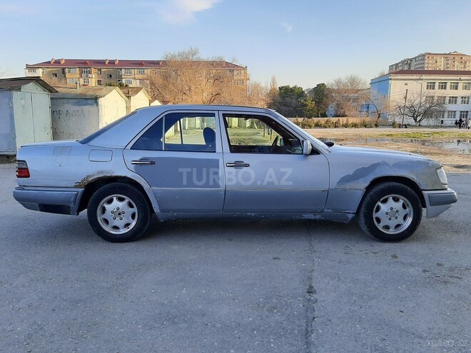 Mercedes E 220 1994, 250,000 km - 2.2 л - Bakı