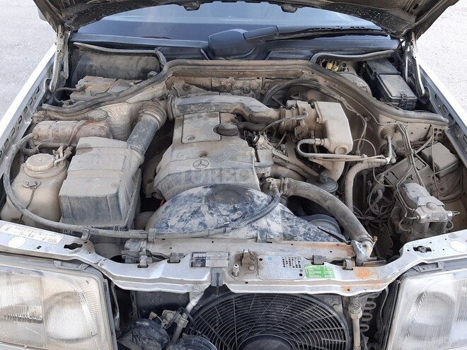 Mercedes E 220 1994, 250,000 km - 2.2 л - Bakı