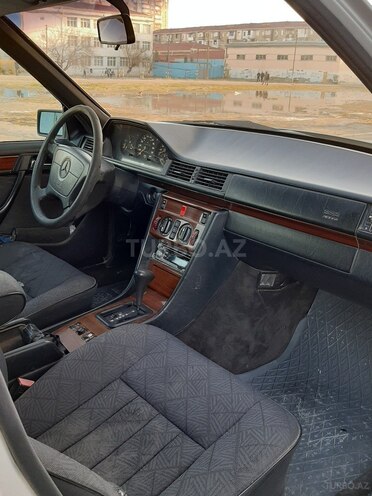Mercedes E 220 1994, 250,000 km - 2.2 л - Bakı