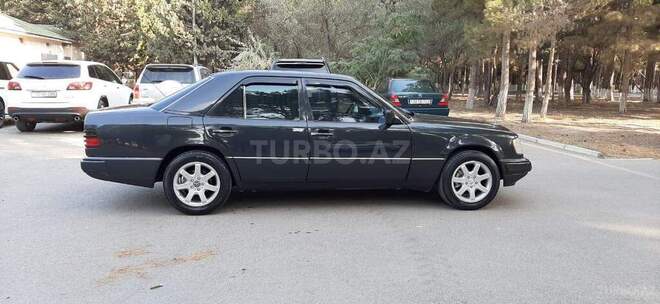 Mercedes E 200 1994, 450,000 km - 2.0 l - Bakı