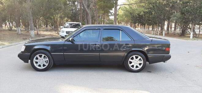 Mercedes E 200 1994, 450,000 km - 2.0 l - Bakı
