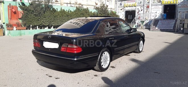 Mercedes E 320 2000, 250,000 km - 3.2 л - Xırdalan