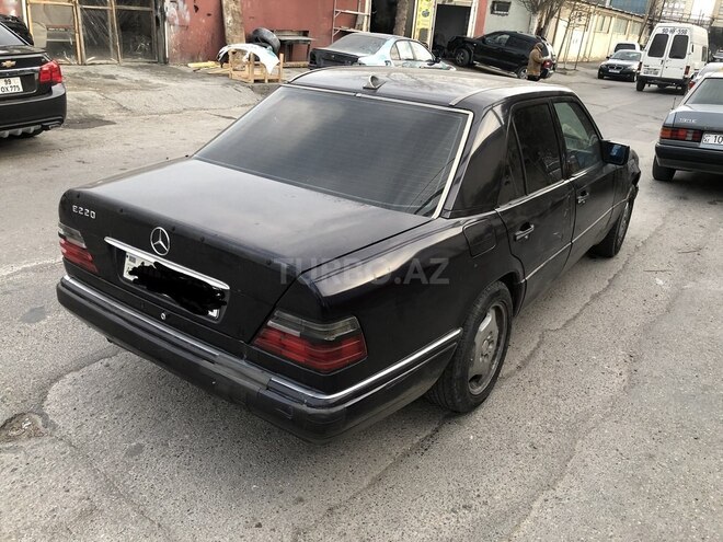 Mercedes E 220 1995, 430,000 km - 2.2 l - Bakı