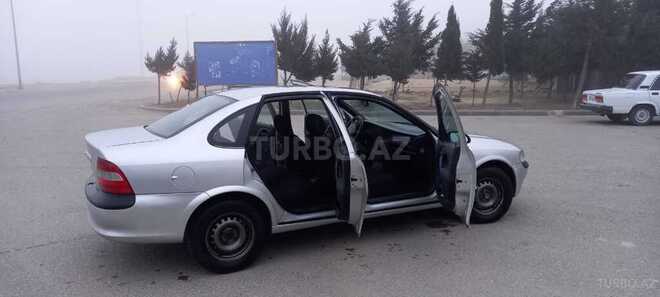 Opel Vectra 1997, 156,000 km - 1.6 l - Sumqayıt