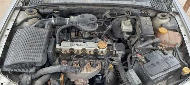 Opel Vectra 1997, 156,000 km - 1.6 l - Sumqayıt