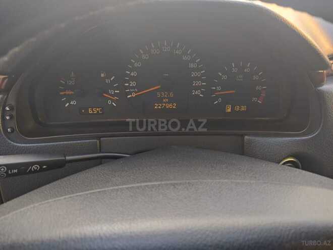 Mercedes E 240 1999, 228,000 km - 2.4 l - Bakı