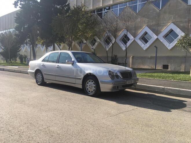 Mercedes E 220 2000, 345,269 km - 2.2 l - Bakı