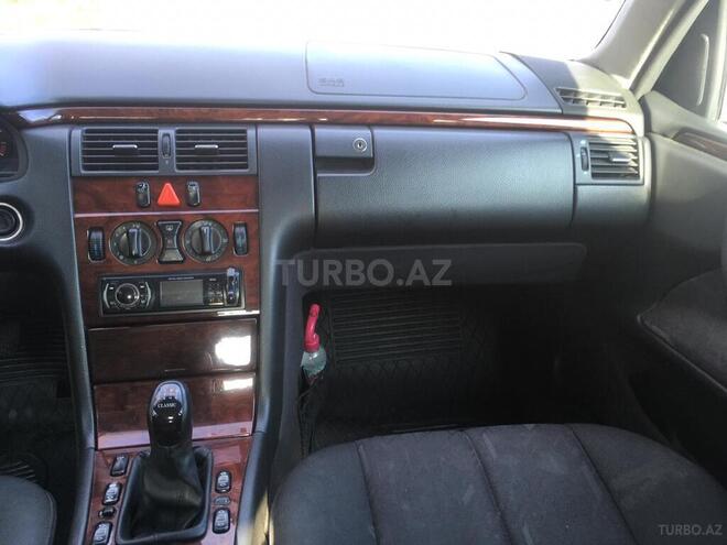 Mercedes E 220 2000, 345,269 km - 2.2 l - Bakı