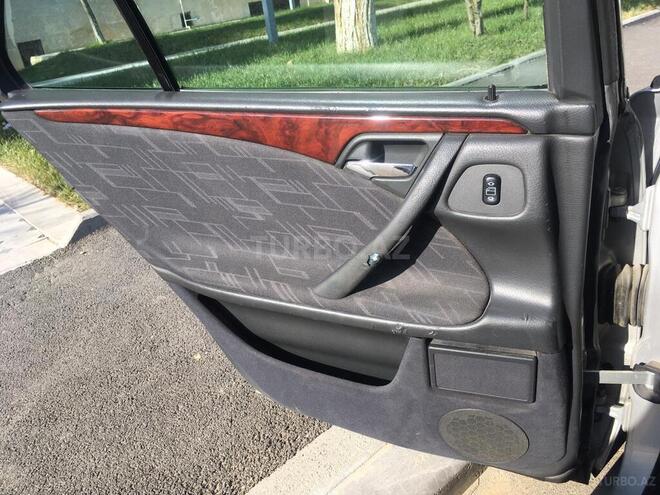 Mercedes E 220 2000, 345,269 km - 2.2 l - Bakı