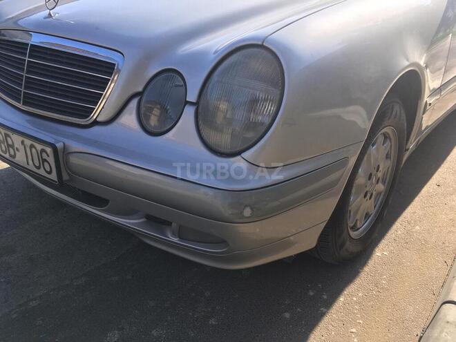 Mercedes E 220 2000, 345,269 km - 2.2 l - Bakı
