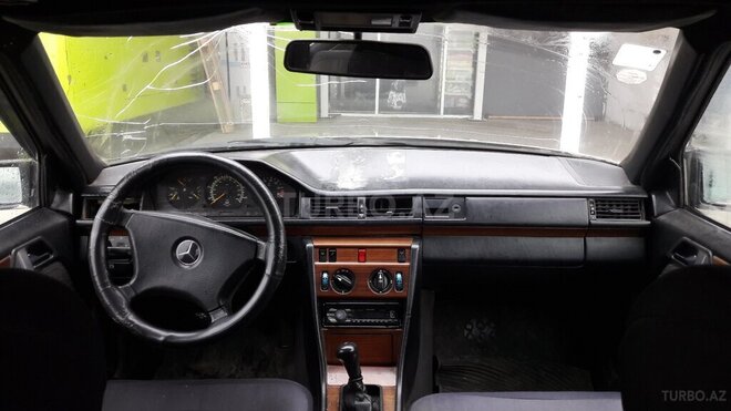 Mercedes E 250 1991, 364,460 km - 2.5 l - Sumqayıt