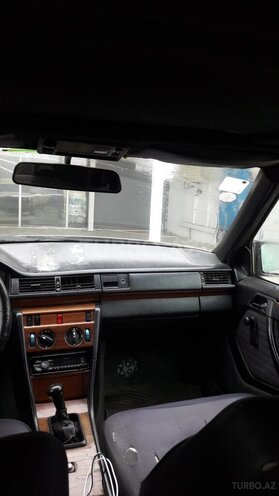 Mercedes E 250 1991, 364,460 km - 2.5 l - Sumqayıt