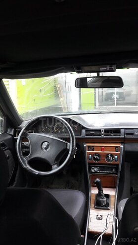 Mercedes E 250 1991, 364,460 km - 2.5 l - Sumqayıt