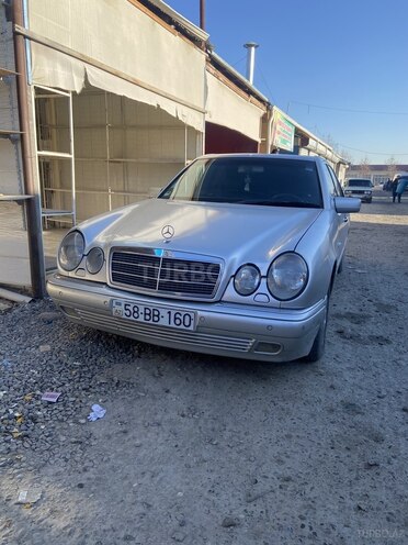 Mercedes E 240 1997, 258,521 km - 2.4 l - Bərdə