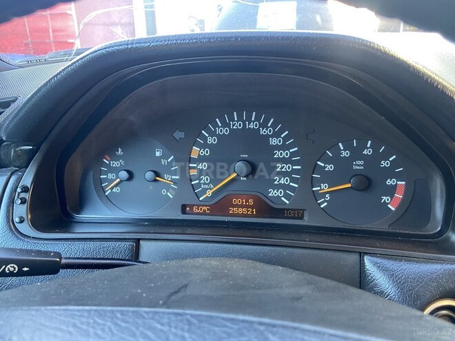 Mercedes E 240 1997, 258,521 km - 2.4 l - Bərdə