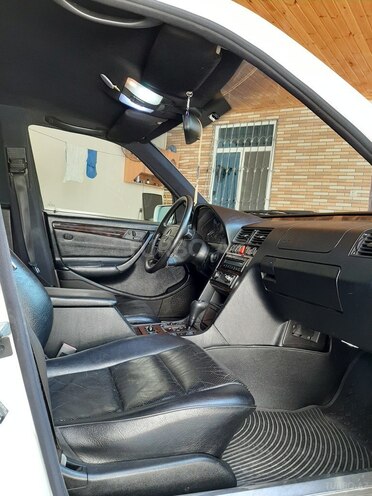 Mercedes C 240 2000, 199,853 km - 2.4 l - Bakı