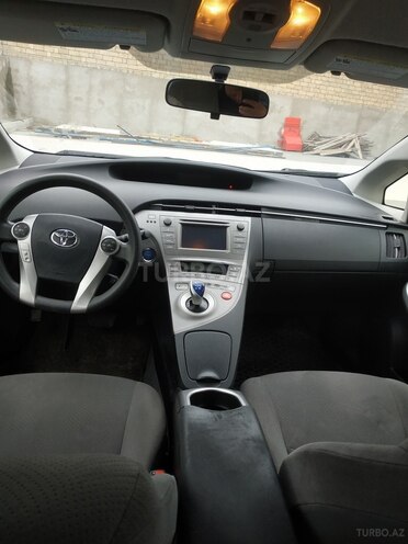 Toyota Prius 2015, 133,000 km - 1.8 l - Bakı
