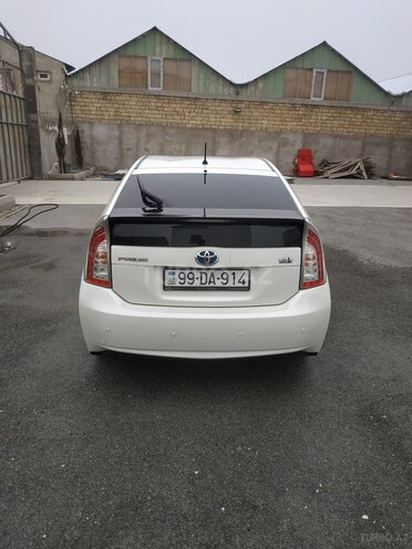 Toyota Prius 2015, 133,000 km - 1.8 l - Bakı