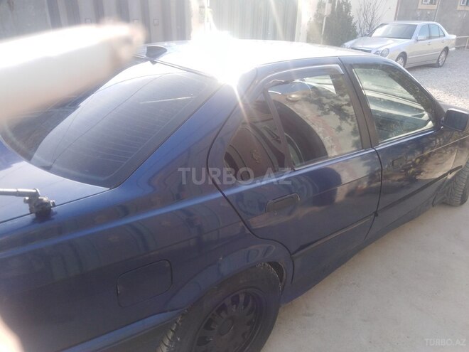 BMW 318 1991, 245,000 km - 1.8 l - Bakı