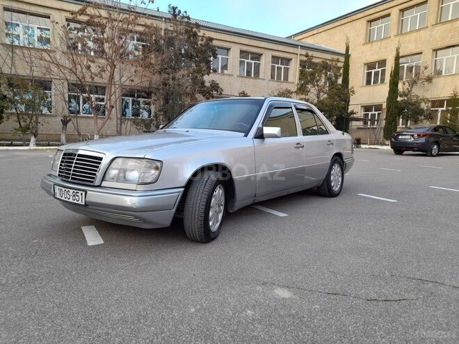 Mercedes E 280 1995, 365,511 km - 2.8 l - Bakı