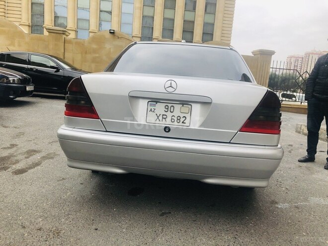 Mercedes C 240 2000, 327,194 km - 2.6 l - Bakı