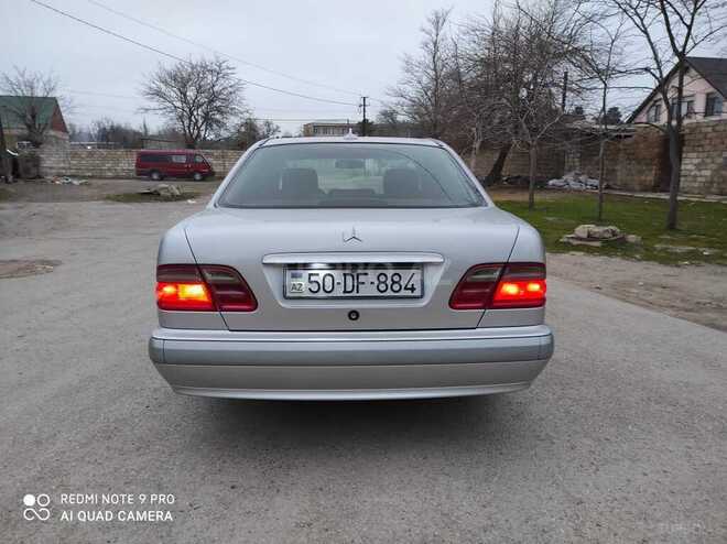 Mercedes E 220 2001, 22,900 km - 2.2 l - Sumqayıt