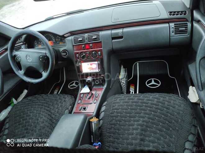 Mercedes E 220 2001, 22,900 km - 2.2 l - Sumqayıt