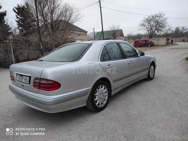 Mercedes E 220 2001, 22,900 km - 2.2 l - Sumqayıt