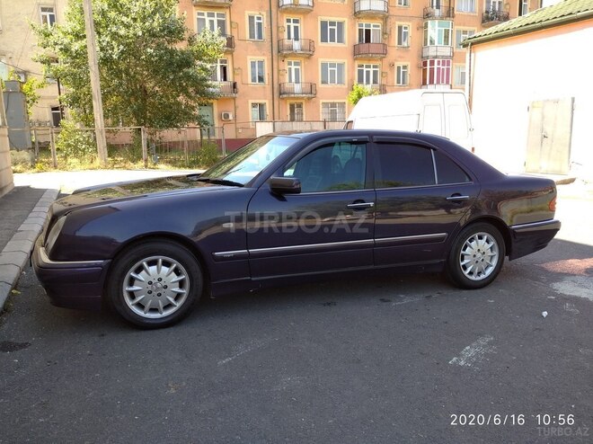 Mercedes E 230 1996, 335,600 km - 2.3 l - Zaqatala