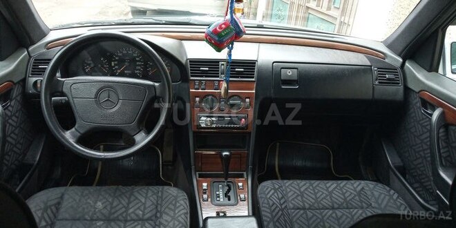 Mercedes C 180 1993, 297,000 km - 1.8 l - Bakı