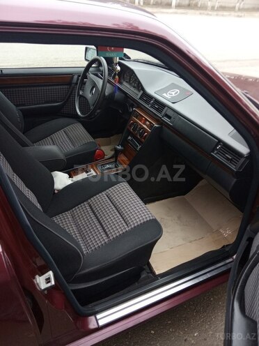 Mercedes E 200 1991, 228,150 km - 2.0 л - Sumqayıt