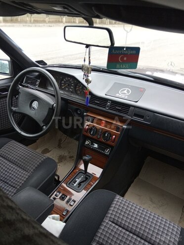Mercedes E 200 1991, 228,150 km - 2.0 л - Sumqayıt
