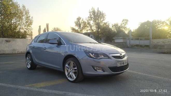 Opel Astra 2012, 122,000 km - 1.6 l - Şəki