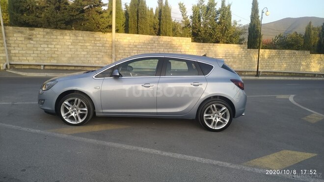 Opel Astra 2012, 122,000 km - 1.6 l - Şəki