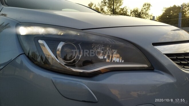 Opel Astra 2012, 122,000 km - 1.6 l - Şəki
