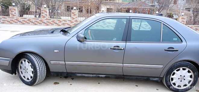 Mercedes E 280 1997, 351,000 km - 2.8 l - Bakı