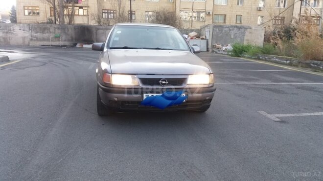 Opel Vectra 1989, 500,001 km - 1.8 l - Bakı