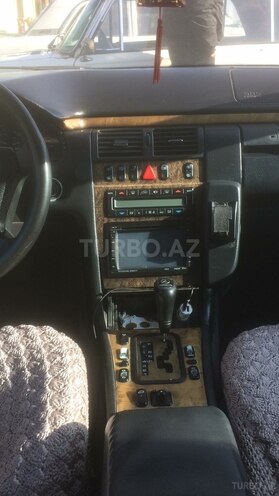 Mercedes E 240 1999, 295,750 km - 2.4 l - İmişli