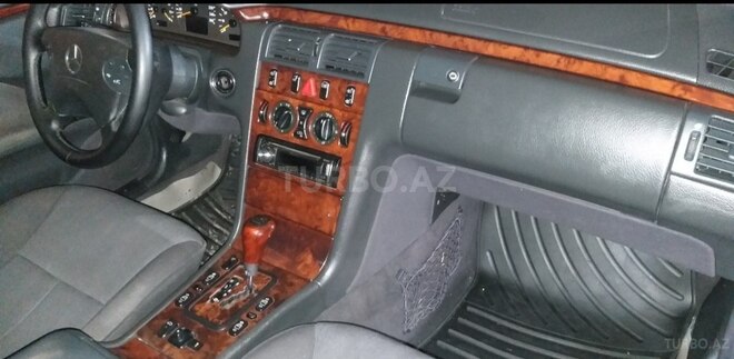 Mercedes E 200 2001, 374,000 km - 2.0 l - Biləsuvar