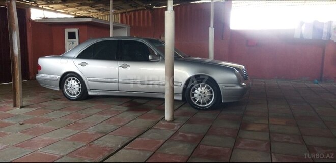 Mercedes E 200 2001, 374,000 km - 2.0 l - Biləsuvar