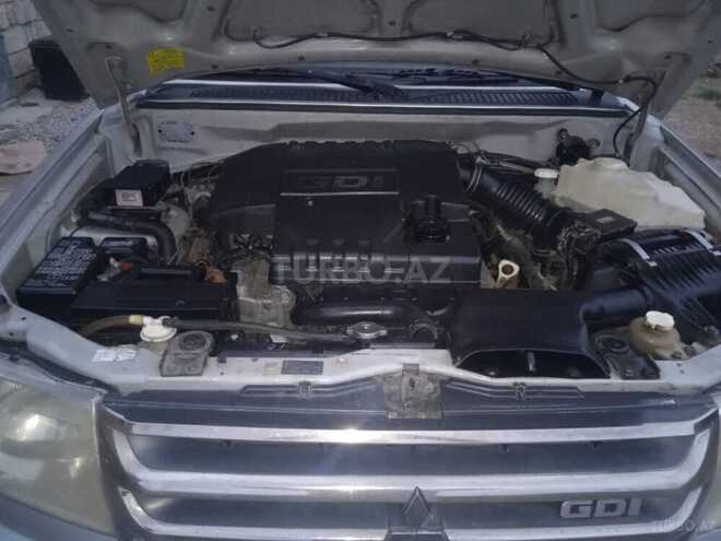 Mitsubishi Pajero io 2001, 300,000 km - 2.0 l - Bakı