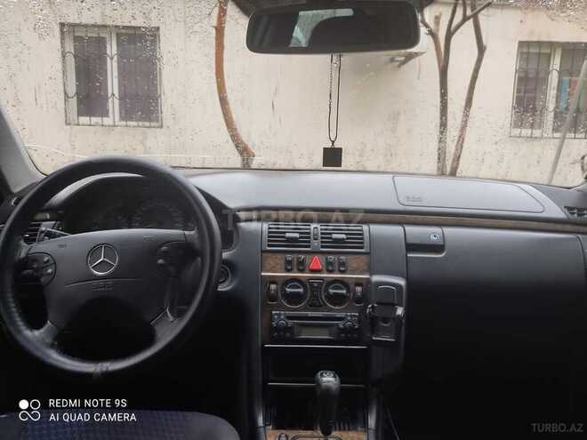 Mercedes E 270 1999, 150,000 km - 2.7 l - Bakı