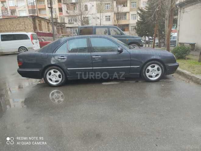 Mercedes E 270 1999, 150,000 km - 2.7 l - Bakı