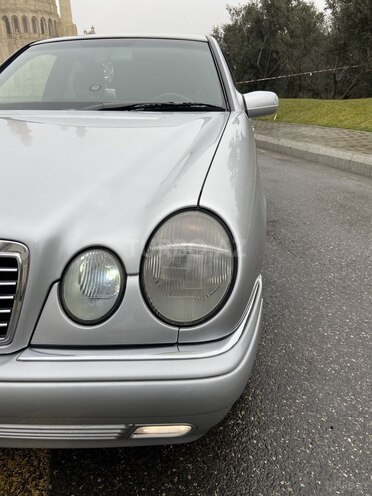 Mercedes E 200 1997, 295,000 km - 2.0 л - Bakı