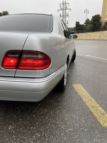 Mercedes E 200 1997, 295,000 km - 2.0 л - Bakı