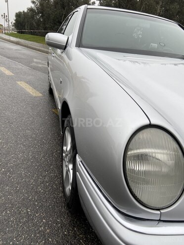 Mercedes E 200 1997, 295,000 km - 2.0 л - Bakı