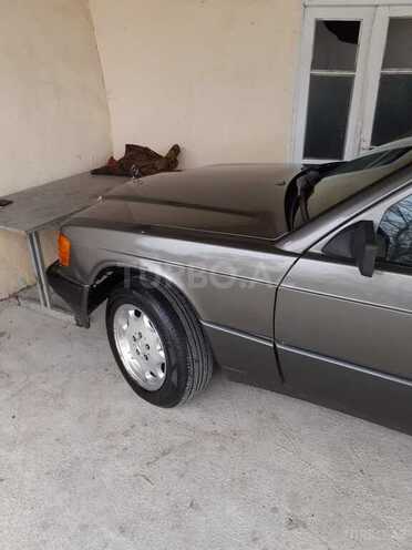 Mercedes 190 1990, 242,154 km - 2.0 l - Bərdə
